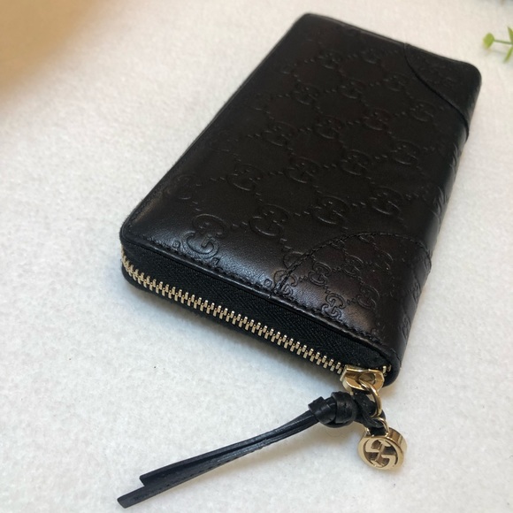 GUCCI Black Leather Zip Around Monogrammed GG Wallet Excellent Condition - Picture 15 of 15
